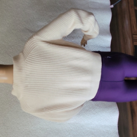 𝅺kendall and kylie cropped sweater kendall and kylie cropped sweater kendall - Picture 12 of 15